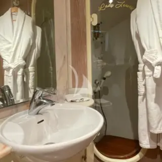 bathroom double
