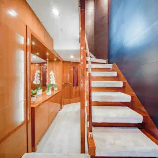 BEACHFRONT II - Hallway
