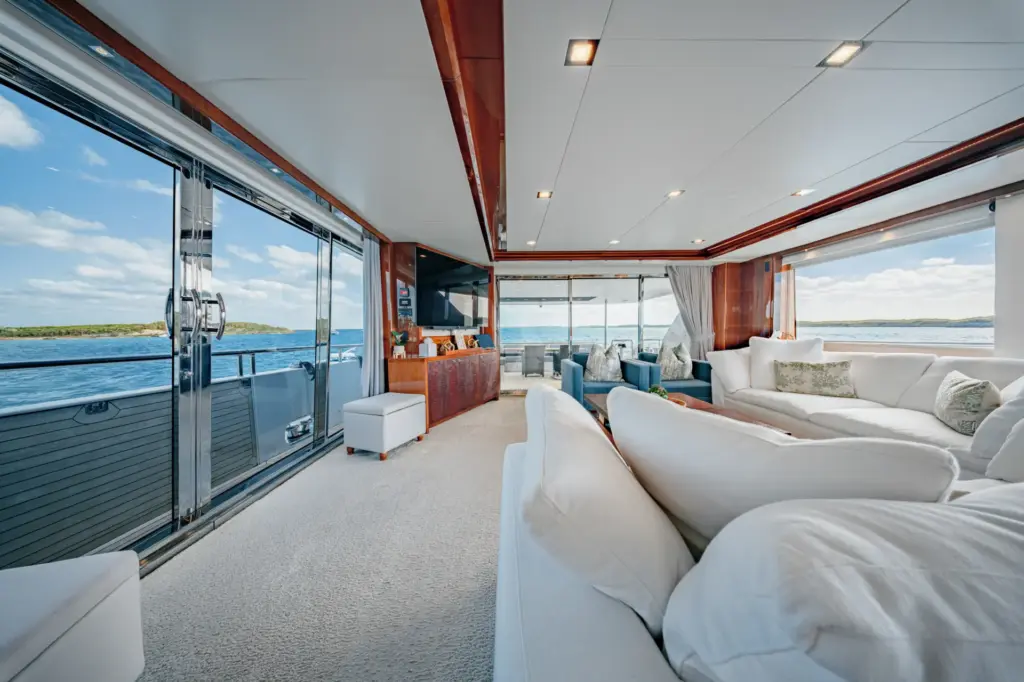 BEACHFRONT II - Main Salon looking aft
