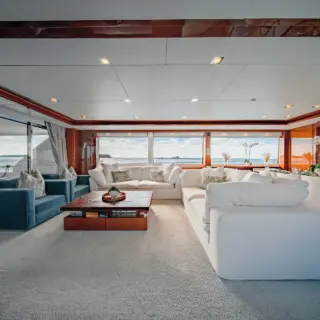 BEACHFRONT II - Main Salon