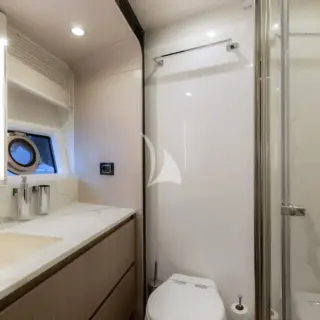 VIP shower room