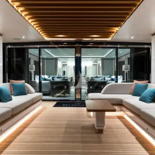 Main deck aft seating