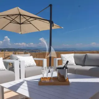 Sundeck Lounge