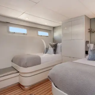 Twin starboard side