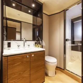 Ensuite to the Twin Cabin