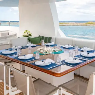 Sundeck - Al fresco dining area