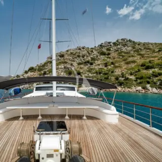 foredeck with awning