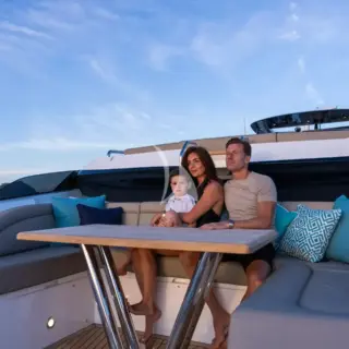 Bow seating