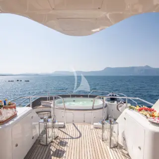 Endless Summer - Sundeck Jacuzzi