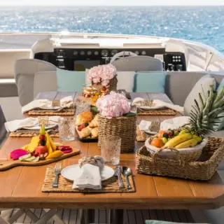 Sea Water II - Flybridge dinning