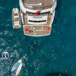 Sea Water II exterior + toys
