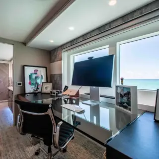 CURFEW II - Main Deck | Primary Stateroom Office