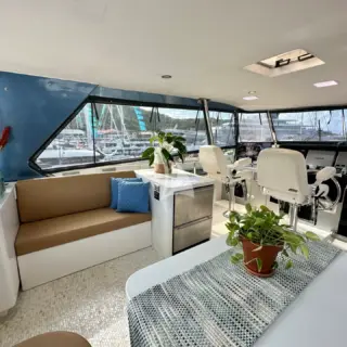 Pilot house / Flybridge interior