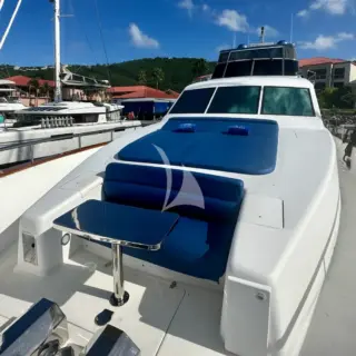 Bow seating w/ sunshade option