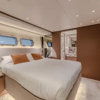 Double cabin