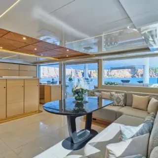 Saloon with open kitchen