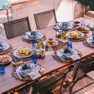 ISLANDER II - Image 22