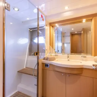 M/Y P'TITE BOUILLE Master Cabin Ensuite
