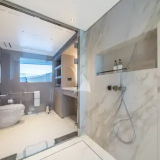 Master En Suite Bath