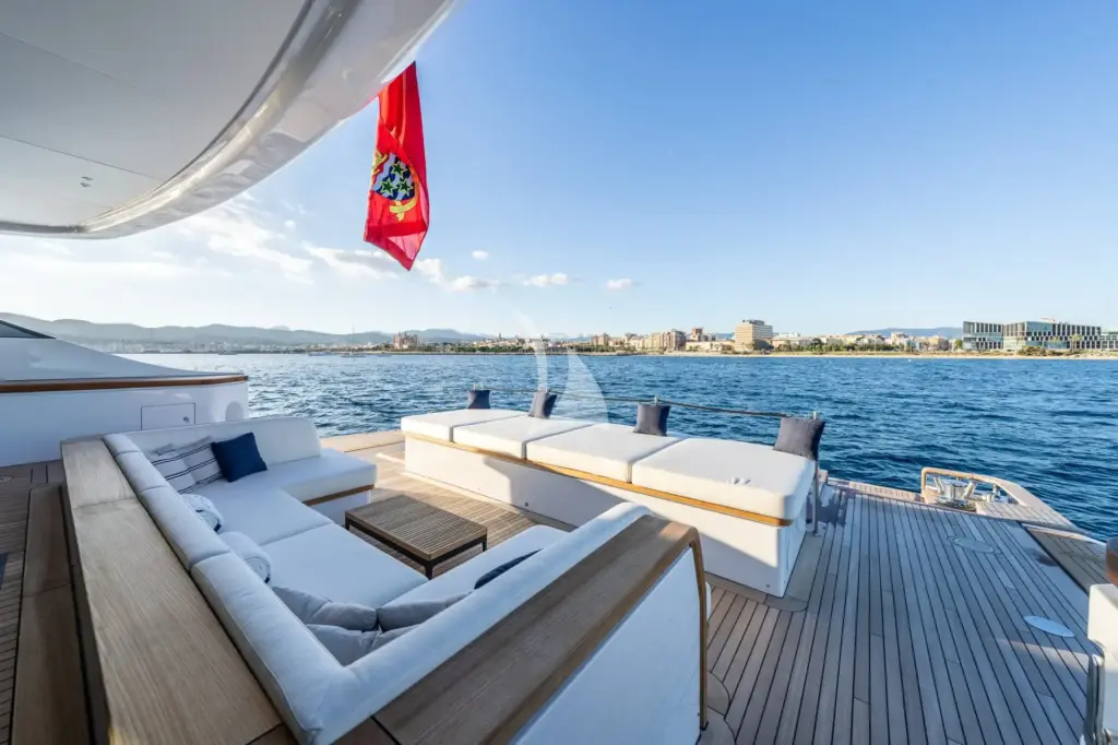 ALPHA WAVES - Main Deck Aft