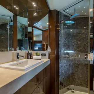VIP Stateroom - En Suite Bathroom