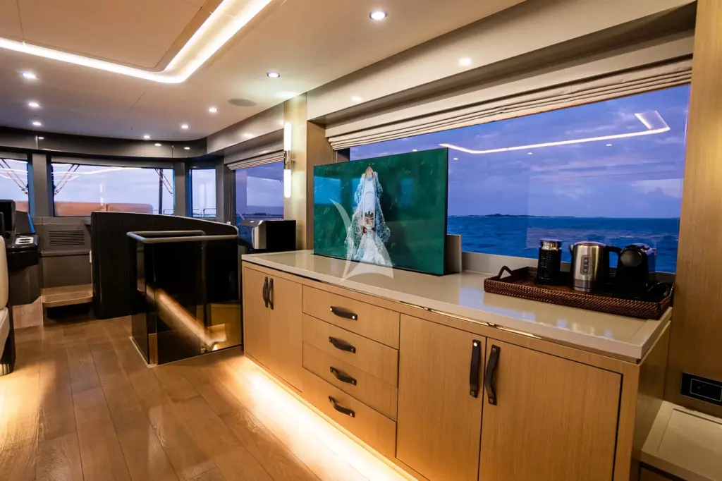 NORMAN'S T4 - Main Salon