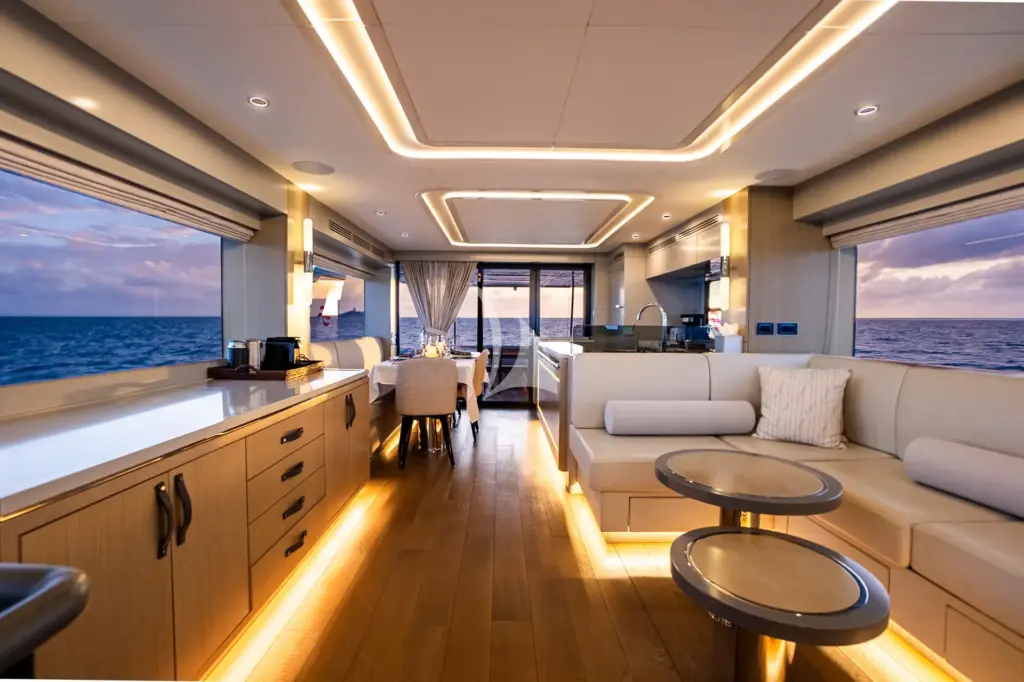 NORMAN'S T4 - Main Salon looking aft