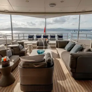 Aft bridge deck
