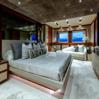 Full beam master cabin