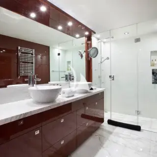 Ensuite to the Master Cabin