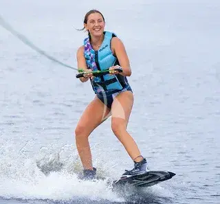 Molly Malone - Wakeboard