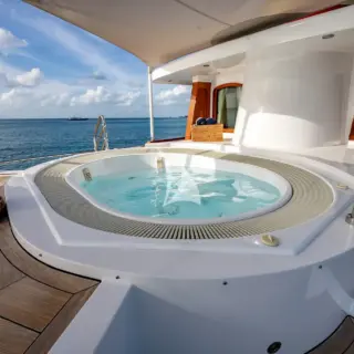 Sun deck forward jacuzzi