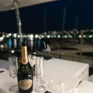 MINI GALLEY ON FLYBRIDGE
