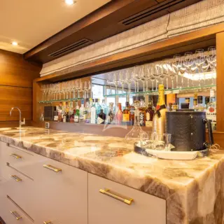 Upper deck bar