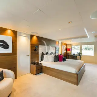 Master suite main deck