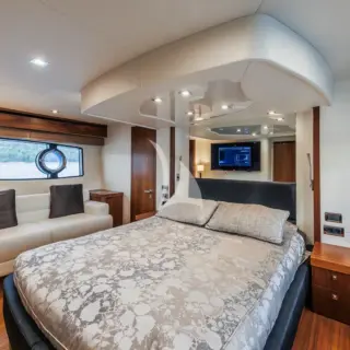 2 DRUNK Master cabin view