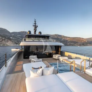 Foredeck Owner's terrace