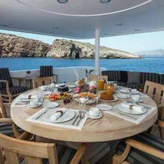 Main deck aft 2