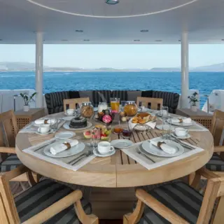 Main deck aft