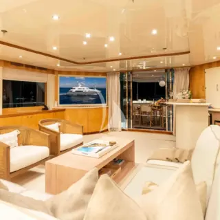Salon facing Aft