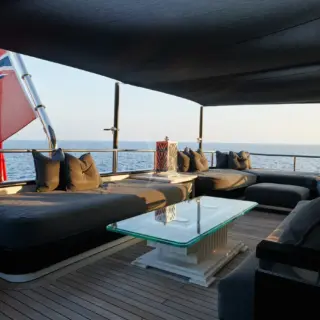 Bridge deck aft