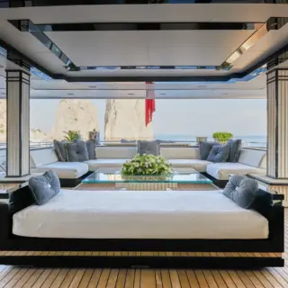 Bridge deck aft