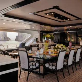 Upper deck dining aft