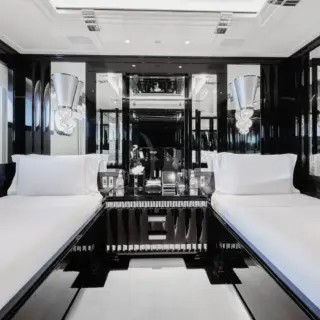 Twin cabin (lower deck)