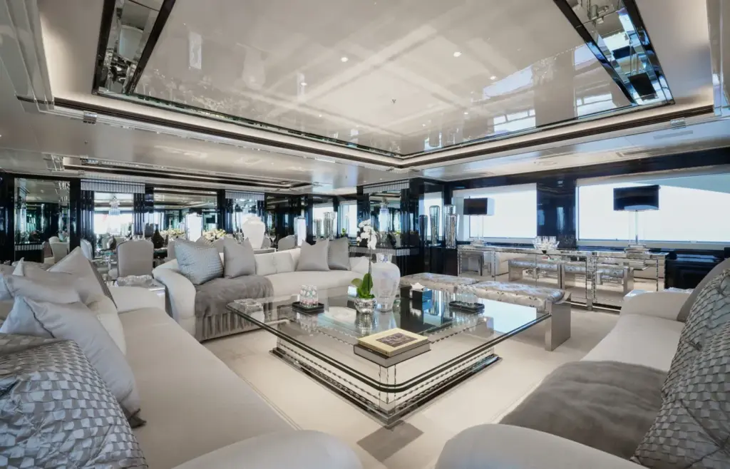 SILVER ANGEL - Main deck lounge
