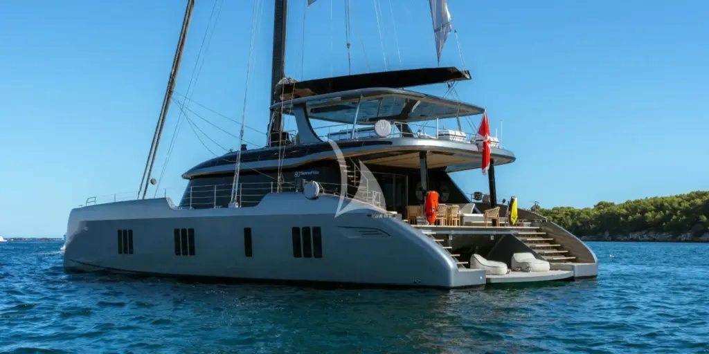 APOLLO 99 - At Anchor