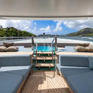 WHISPER - Owner's Foredeck