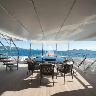 Bridge deck aft