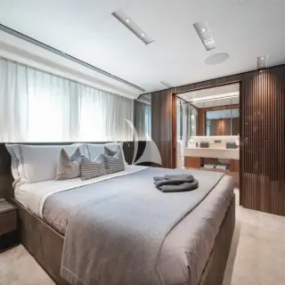 Double cabin