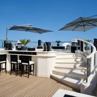 LIONESS V - Sun Deck